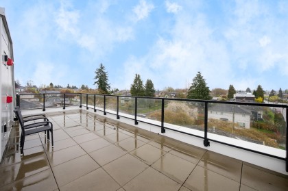 Photo 2 at 2 - 128 W Woodstock Avenue, Cambie, Vancouver West