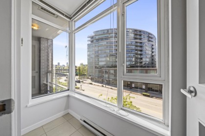 Photo 13 at 304 - 2055 Yukon Street, False Creek, Vancouver West