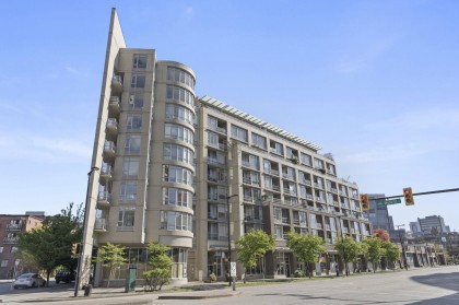 Photo 1 at 304 - 2055 Yukon Street, False Creek, Vancouver West