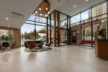 Photo 4 at 307 - 423 6th Street, Park Royal, West Vancouver