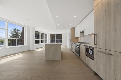 Photo 23 at 305 - 423 6th Street, Park Royal, West Vancouver