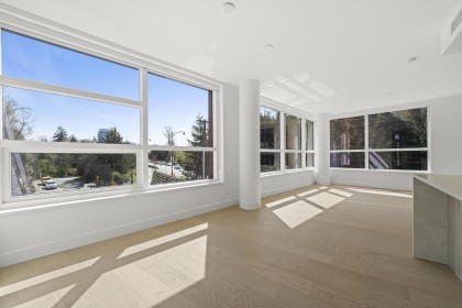 Photo 6 at 305 - 423 6th Street, Park Royal, West Vancouver