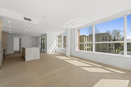 Photo 13 at 305 - 423 6th Street, Park Royal, West Vancouver