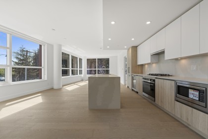 Photo 17 at 305 - 423 6th Street, Park Royal, West Vancouver