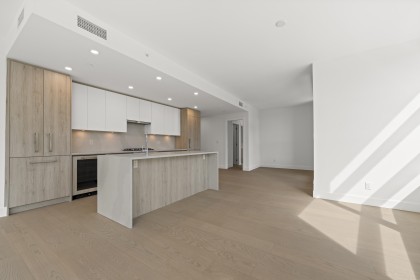 Photo 16 at 305 - 423 6th Street, Park Royal, West Vancouver
