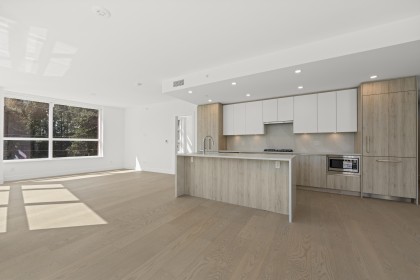 Photo 9 at 305 - 423 6th Street, Park Royal, West Vancouver
