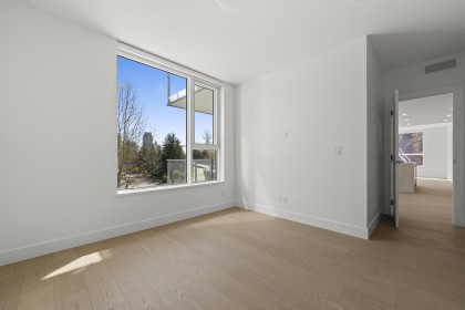 Photo 33 at 305 - 423 6th Street, Park Royal, West Vancouver