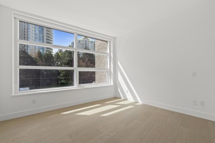 Photo 25 at 305 - 423 6th Street, Park Royal, West Vancouver