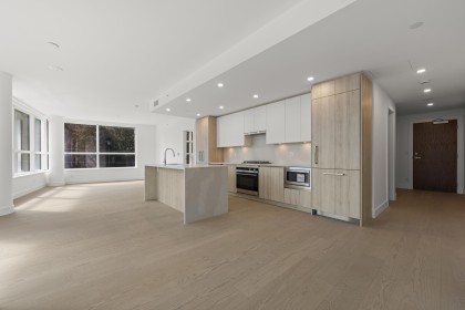 Photo 21 at 305 - 423 6th Street, Park Royal, West Vancouver