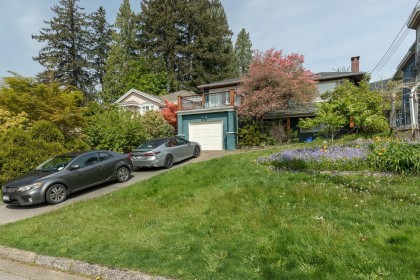 Photo 2 at 164 E Carisbrooke Road, Upper Lonsdale, North Vancouver