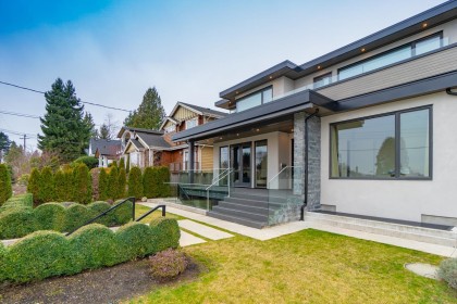 Photo 2 at 1465 Jefferson Avenue, Ambleside, West Vancouver