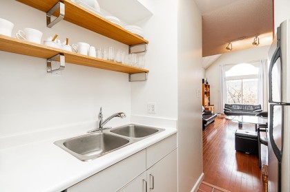 Photo 12 at 304 - 592 W 16th Avenue, Cambie, Vancouver West