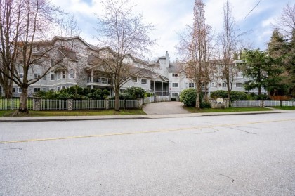 Photo 2 at 107 - 1283 Parkgate Avenue, Northlands, North Vancouver