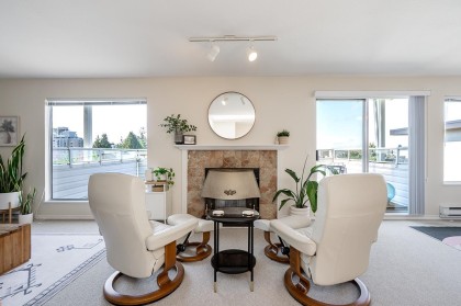 Photo 4 at 238 W 4th Street, Lower Lonsdale, North Vancouver