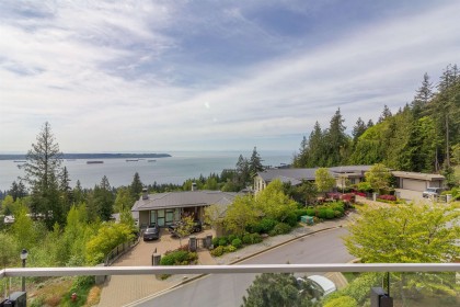Photo 6 at 2948 Burfield Place, Cypress Park Estates, West Vancouver