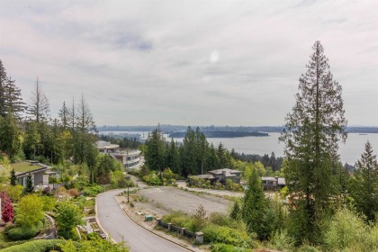 Photo 20 at 2948 Burfield Place, Cypress Park Estates, West Vancouver