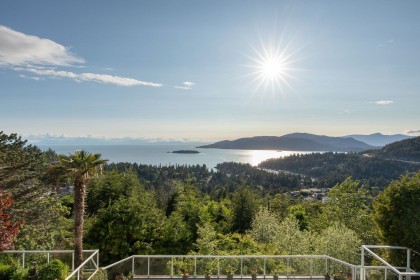 Photo 34 at 4729 Woodburn Road, Cypress Park Estates, West Vancouver
