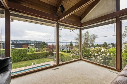 Photo 2 at 1092 Duchess Avenue, Sentinel Hill, West Vancouver