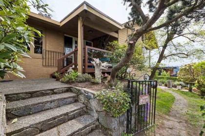 Photo 26 at 1092 Duchess Avenue, Sentinel Hill, West Vancouver