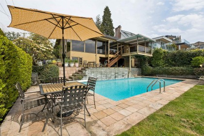 Photo 1 at 1092 Duchess Avenue, Sentinel Hill, West Vancouver