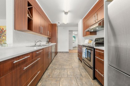 Photo 11 at 202 - 1000 Bowron Court, Roche Point, North Vancouver