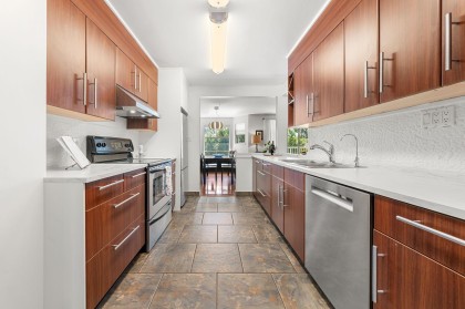 Photo 8 at 202 - 1000 Bowron Court, Roche Point, North Vancouver