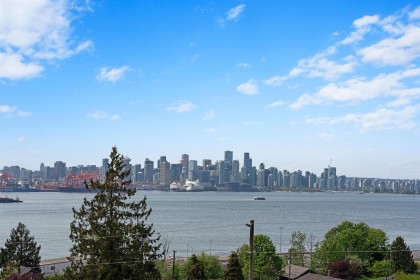 Photo 3 at 402 - 505 E 2nd Street, Lower Lonsdale, North Vancouver