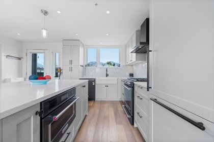 Photo 8 at 402 - 505 E 2nd Street, Lower Lonsdale, North Vancouver