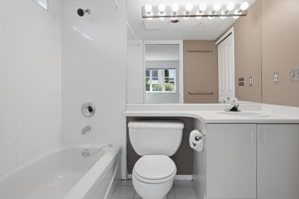 Photo 17 at 737 W 7th Avenue, Fairview VW, Vancouver West