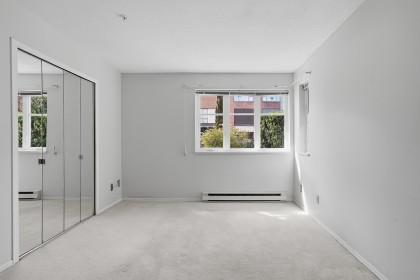 Photo 15 at 737 W 7th Avenue, Fairview VW, Vancouver West