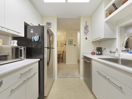 Photo 11 at 3184 Mountain Highway, Lynn Valley, North Vancouver