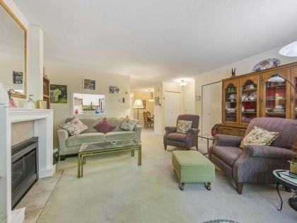 Photo 8 at 3184 Mountain Highway, Lynn Valley, North Vancouver