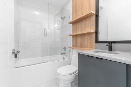 Photo 5 at 7355 Oak Street, South Granville, Vancouver West