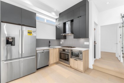 Photo 4 at 7355 Oak Street, South Granville, Vancouver West