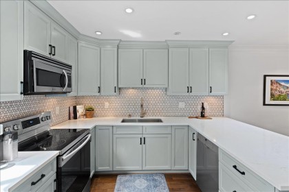 Photo 2 at 8 - 1266 W 6th Avenue, Fairview VW, Vancouver West