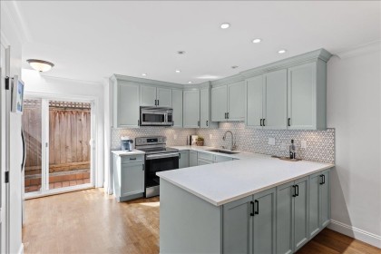 Photo 4 at 8 - 1266 W 6th Avenue, Fairview VW, Vancouver West
