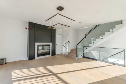 Photo 2 at 7359 Oak Street, South Granville, Vancouver West