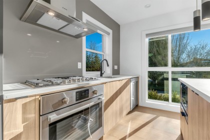 Photo 5 at 7359 Oak Street, South Granville, Vancouver West