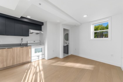 Photo 10 at 7359 Oak Street, South Granville, Vancouver West