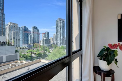 Photo 10 at 801 - 488 Helmcken Street, Yaletown, Vancouver West