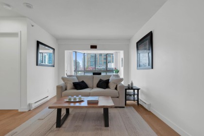 Photo 4 at 801 - 488 Helmcken Street, Yaletown, Vancouver West