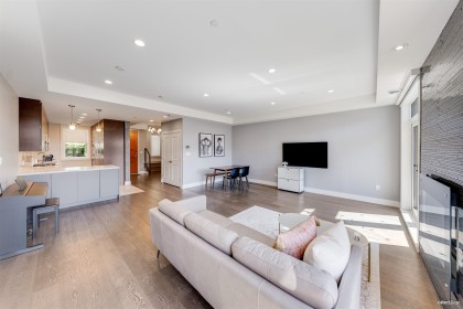 Photo 7 at 453 13th Street, Ambleside, West Vancouver