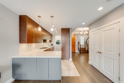 Photo 10 at 453 13th Street, Ambleside, West Vancouver