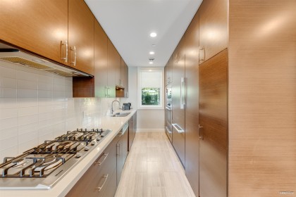 Photo 11 at 453 13th Street, Ambleside, West Vancouver