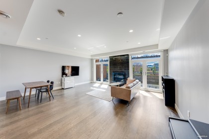 Photo 4 at 453 13th Street, Ambleside, West Vancouver