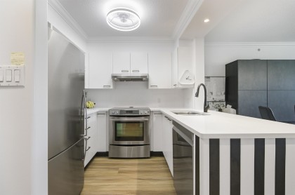 Photo 3 at 403 - 1575 W 10th Avenue, Fairview VW, Vancouver West