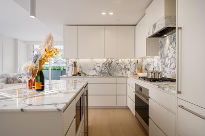 Photo 13 at 202 - 3668 W 10th Avenue, Kitsilano, Vancouver West