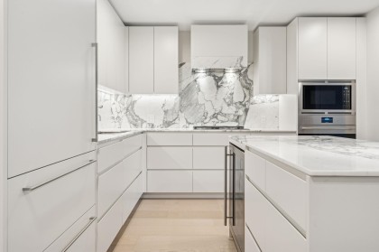 Photo 2 at 304 - 3668 W 10th Avenue, Kitsilano, Vancouver West