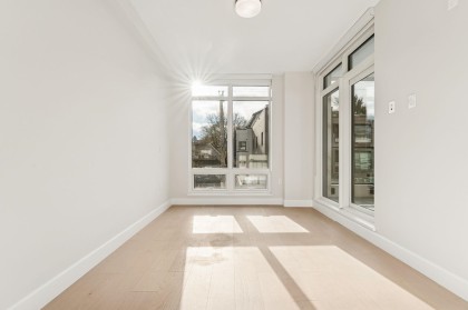 Photo 22 at 304 - 3668 W 10th Avenue, Kitsilano, Vancouver West