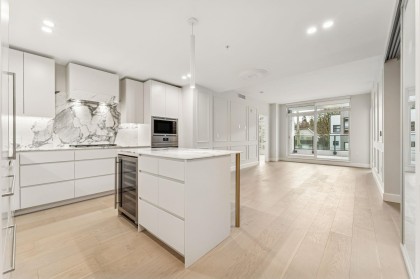 Photo 1 at 304 - 3668 W 10th Avenue, Kitsilano, Vancouver West
